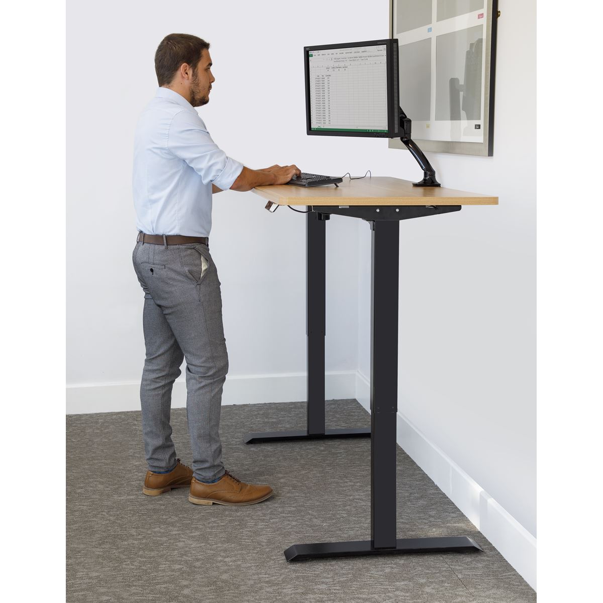 Dellonda Oak Electric Adjustable-Height Standing Desk with Memory, Quiet & Fast 1400 x 700mm
