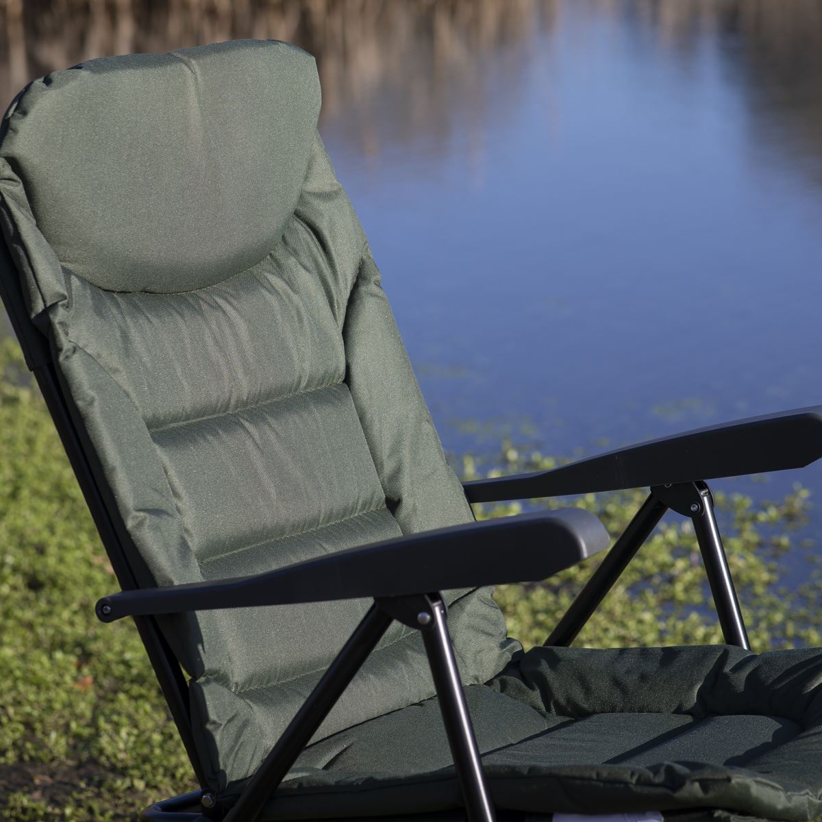 Dellonda Outdoor Portable Reclining Chair with Armrests