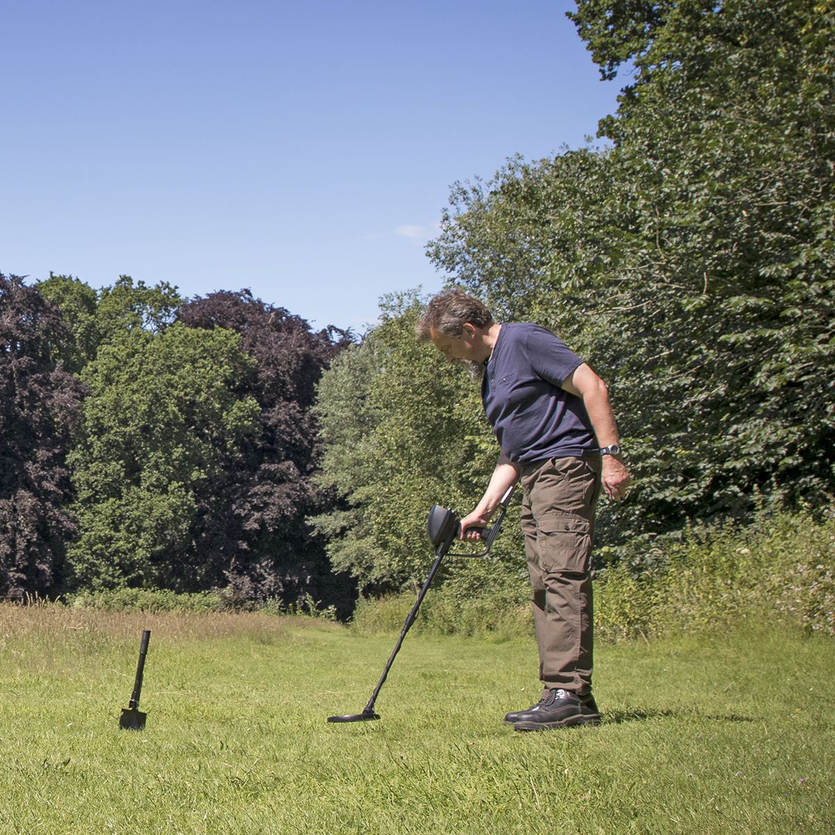 Dellonda Lightweight Metal Detector with High Accuracy Pinpoint Function