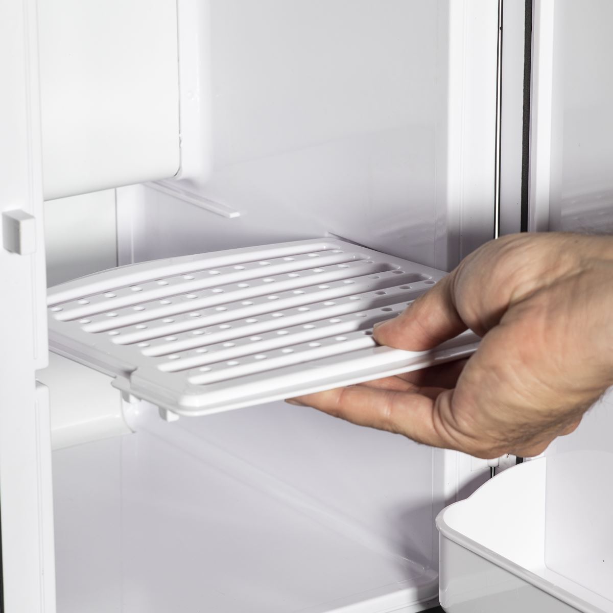 Baridi Mini Fridge/Warmer 15L Capacity 12V/230V - White