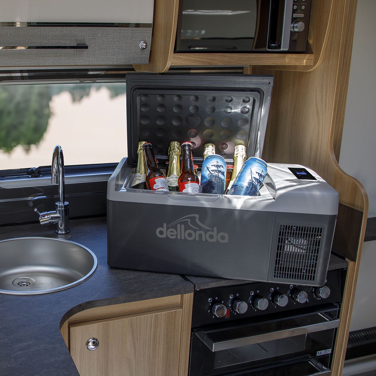 Dellonda Portable Fridge Freezer / Cool Box with LED Display 15L